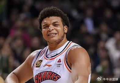2分50秒冲突成焦点：上海男篮外援地位波动与球